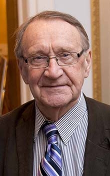 3-rd husband: Roald Sagdeev