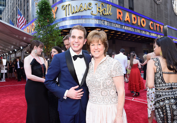 Mother: Julie Platt