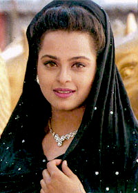 Sister: Shilpa Shirodkar