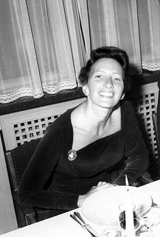 4-th wife: Mia Berner