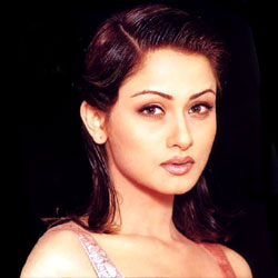 Wife: Rajlaxmi Khanvilkar