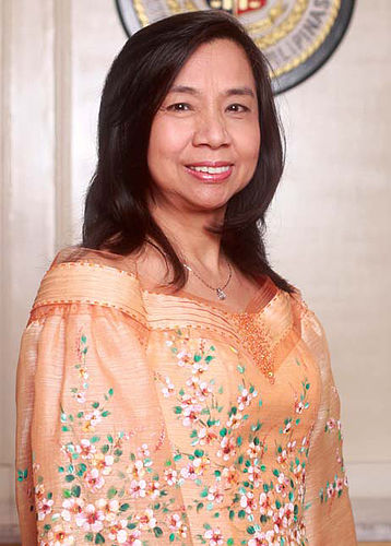 Estela Perlas-Bernabe