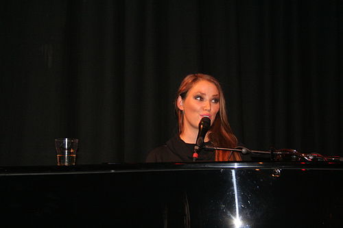 Elvira Nikolaisen