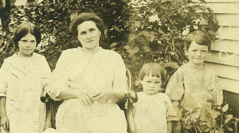 Gallery of Lenore Tawney