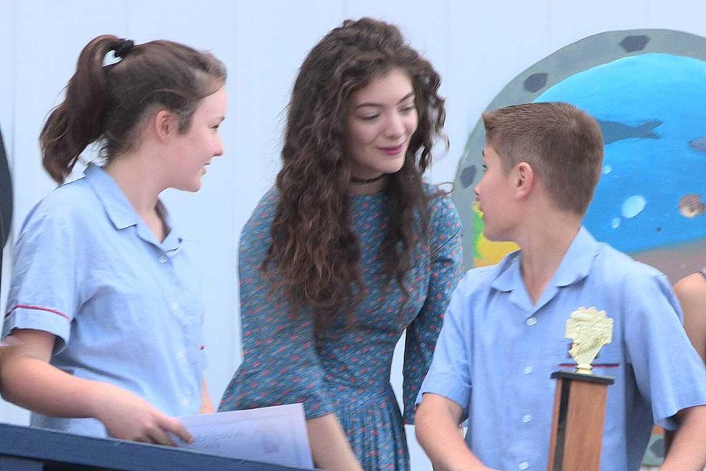 Gallery of Ella Yelich-O'Connor