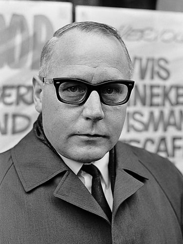 Dirk Van den Broek