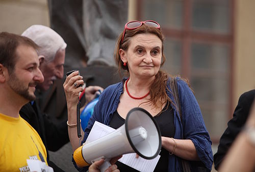 Eva Holubova