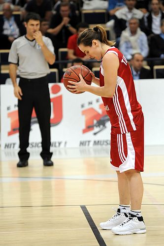 Esmeral Tuncluer