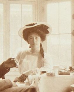 Wife: Stella Maris Belford