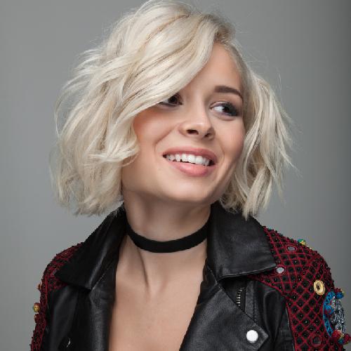 girlfriend: Nina Nesbitt 
