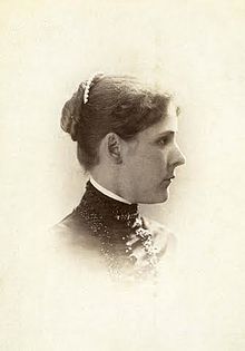 Sister: Julia Brainerd Hall