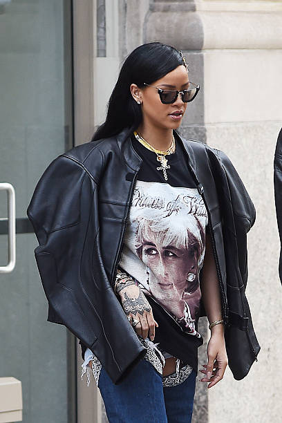 Gallery of Rihanna (Robyn Fenty)