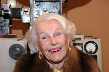 Louise Currie