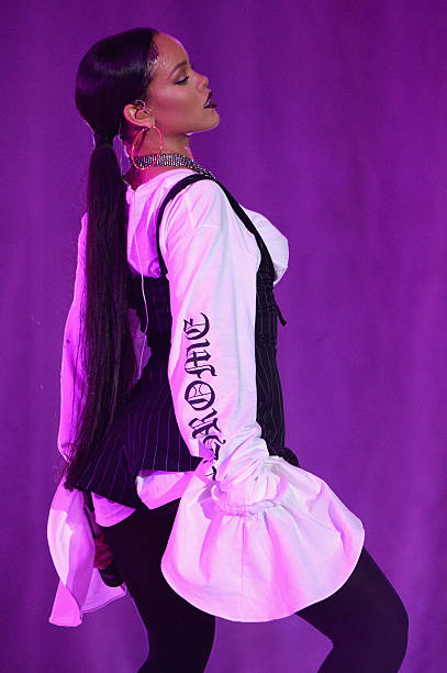 Gallery of Rihanna (Robyn Fenty)