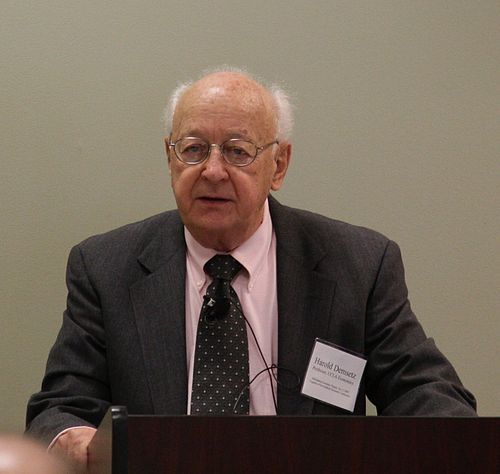 Harold DEMSETZ