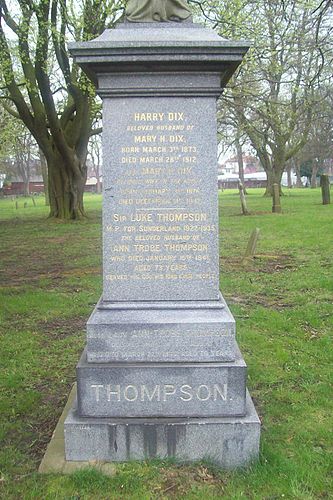 Luke Thompson