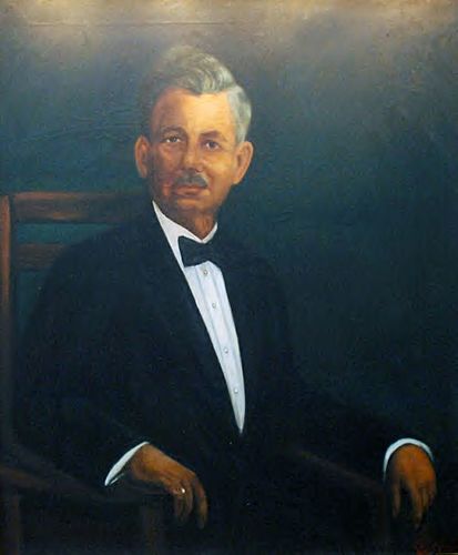Luis Senator