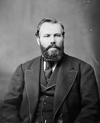 Simon Holmes