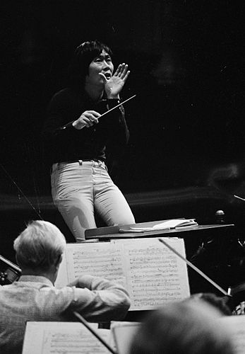 Ken-Ichiro Kobayashi