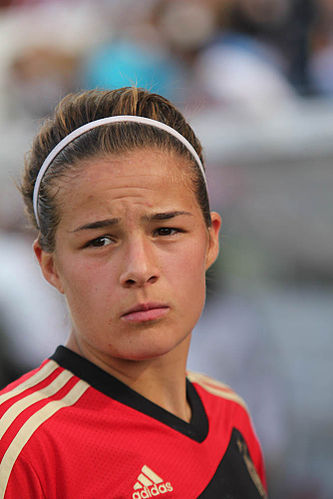 Lena Lotzen