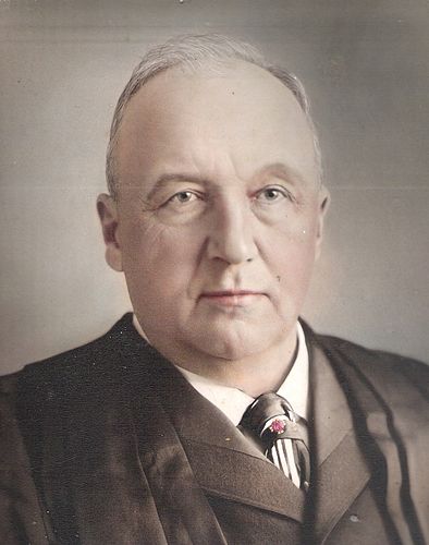 Leslie Wead Russell