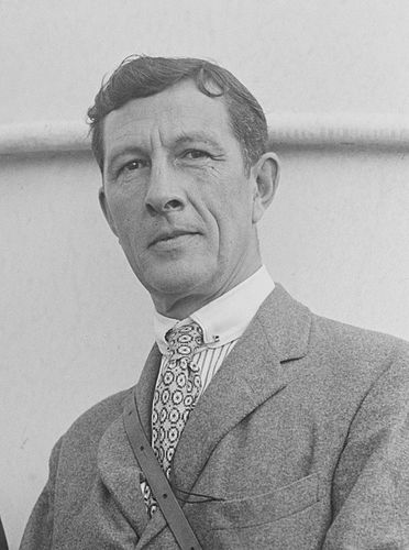 Malcolm Robertson
