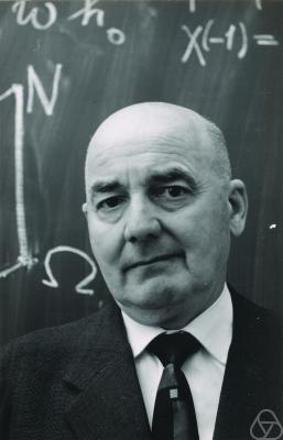 colleague: Helmut Hasse
