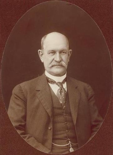 Charles Oakes
