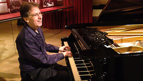 Robert David Levin