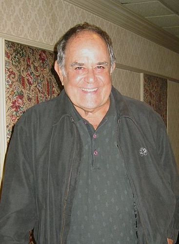Laurence George Luckinbill