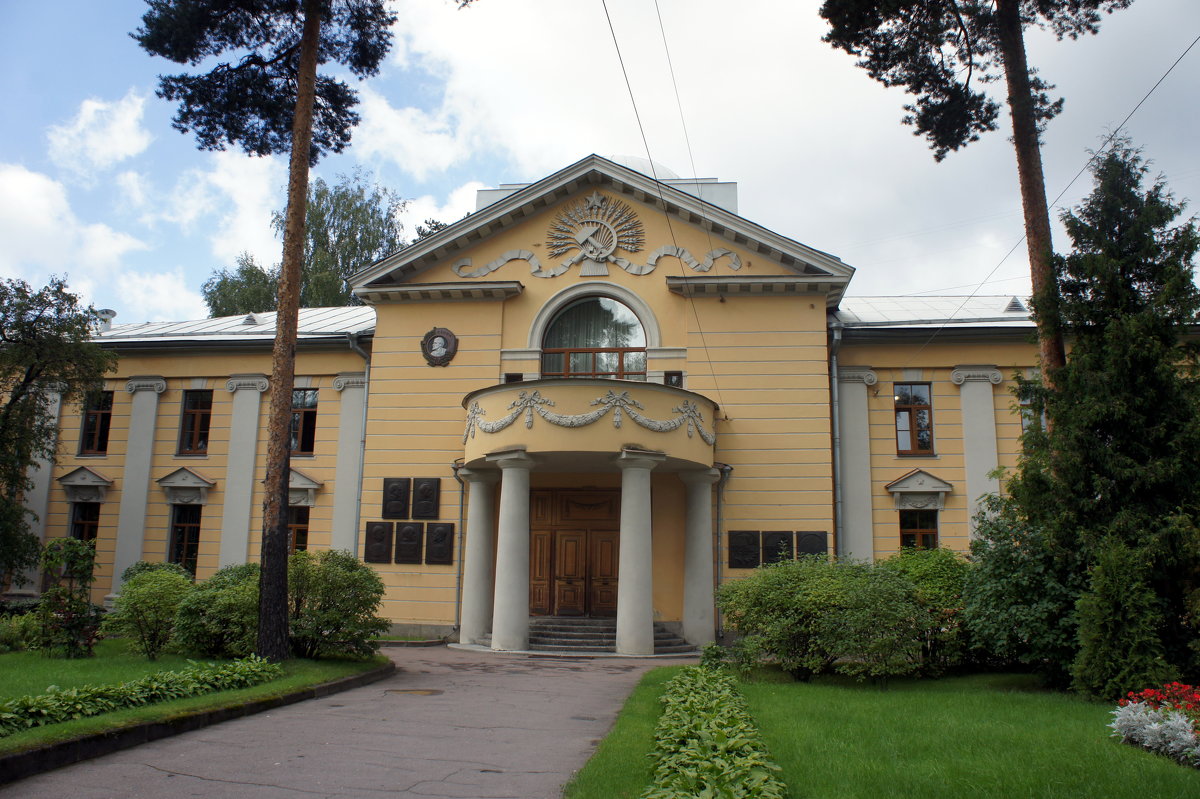 Gallery of Yuri Borisovich Kobzarev
