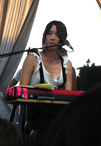 Kazu Makino