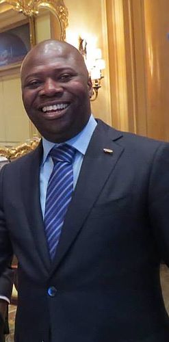 Lucien Ebata