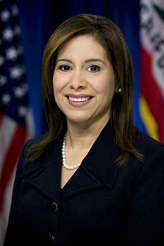 Nora Campos