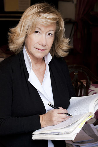 Isabel Professor