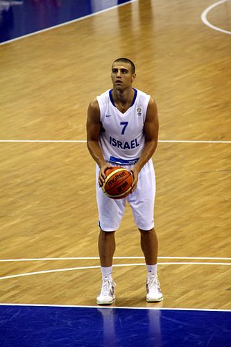 Raviv Limonad