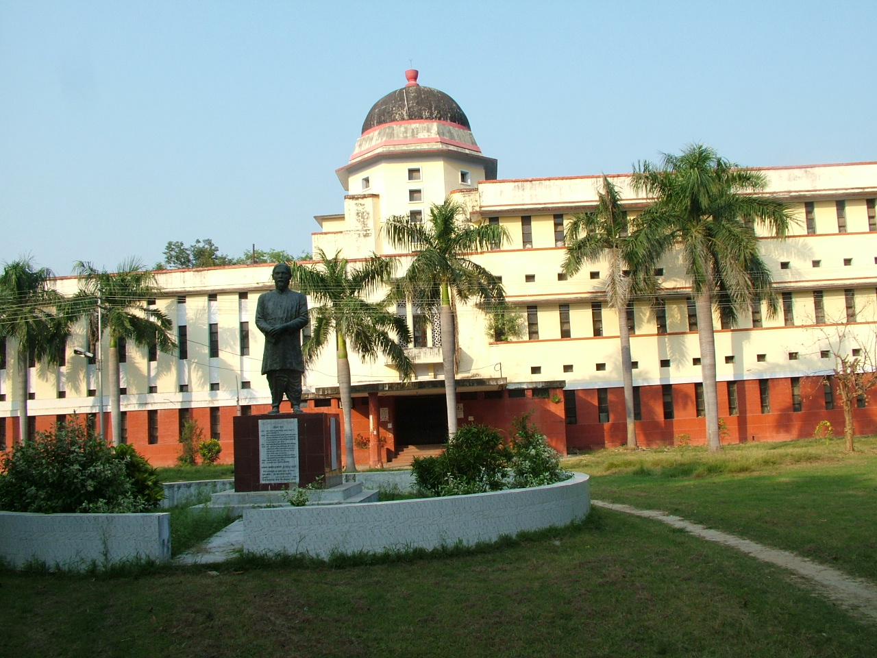 Gallery of Kedareswar Banerjee