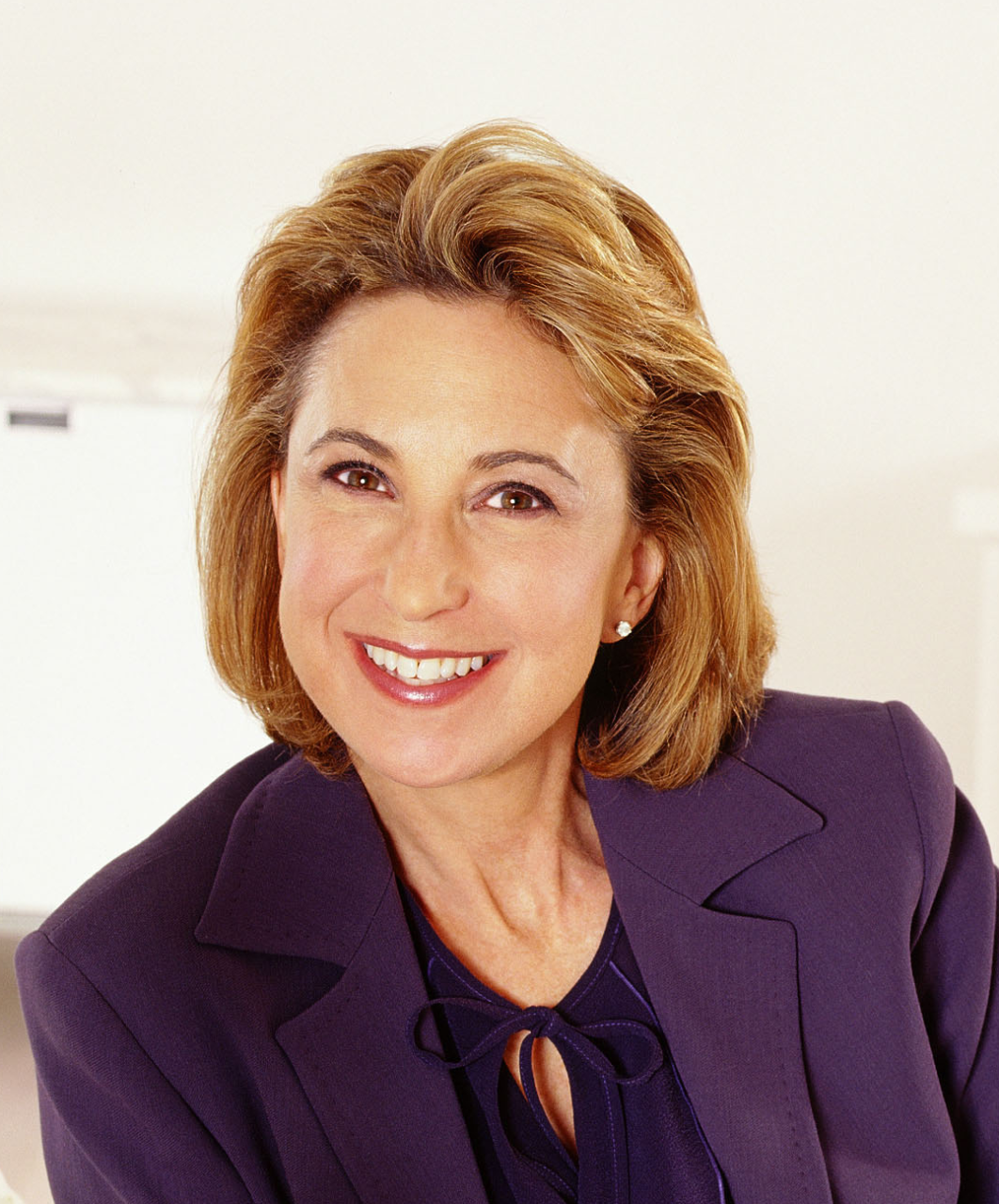 Leslie Glass