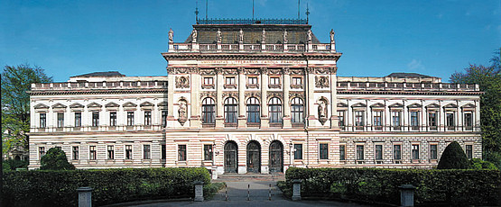 Gallery of Lilian Faschinger