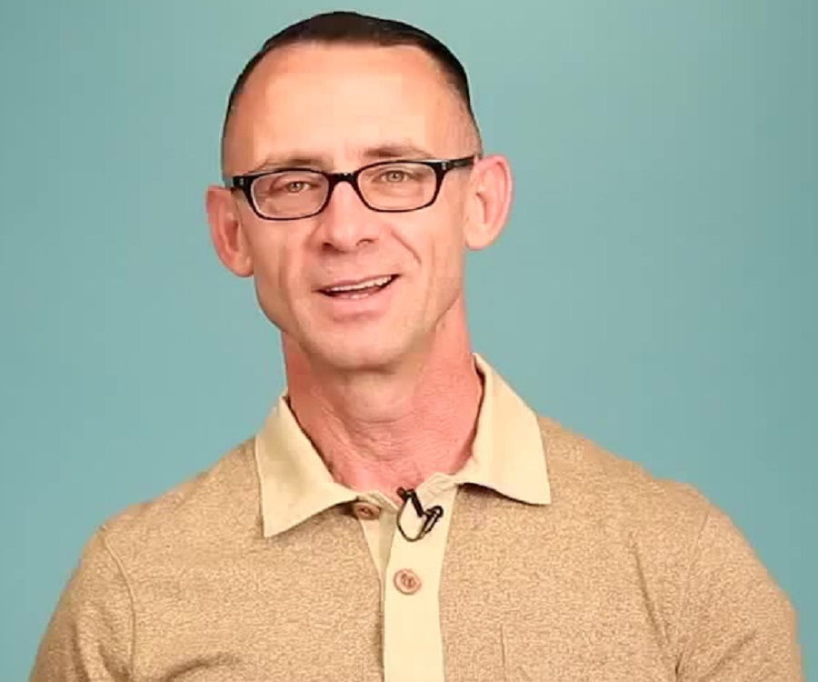 Gallery of Chuck Palahniuk