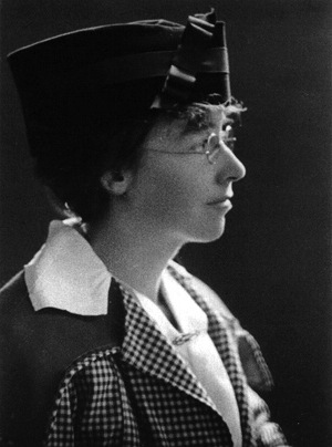 Mother: Léonie Gilmour