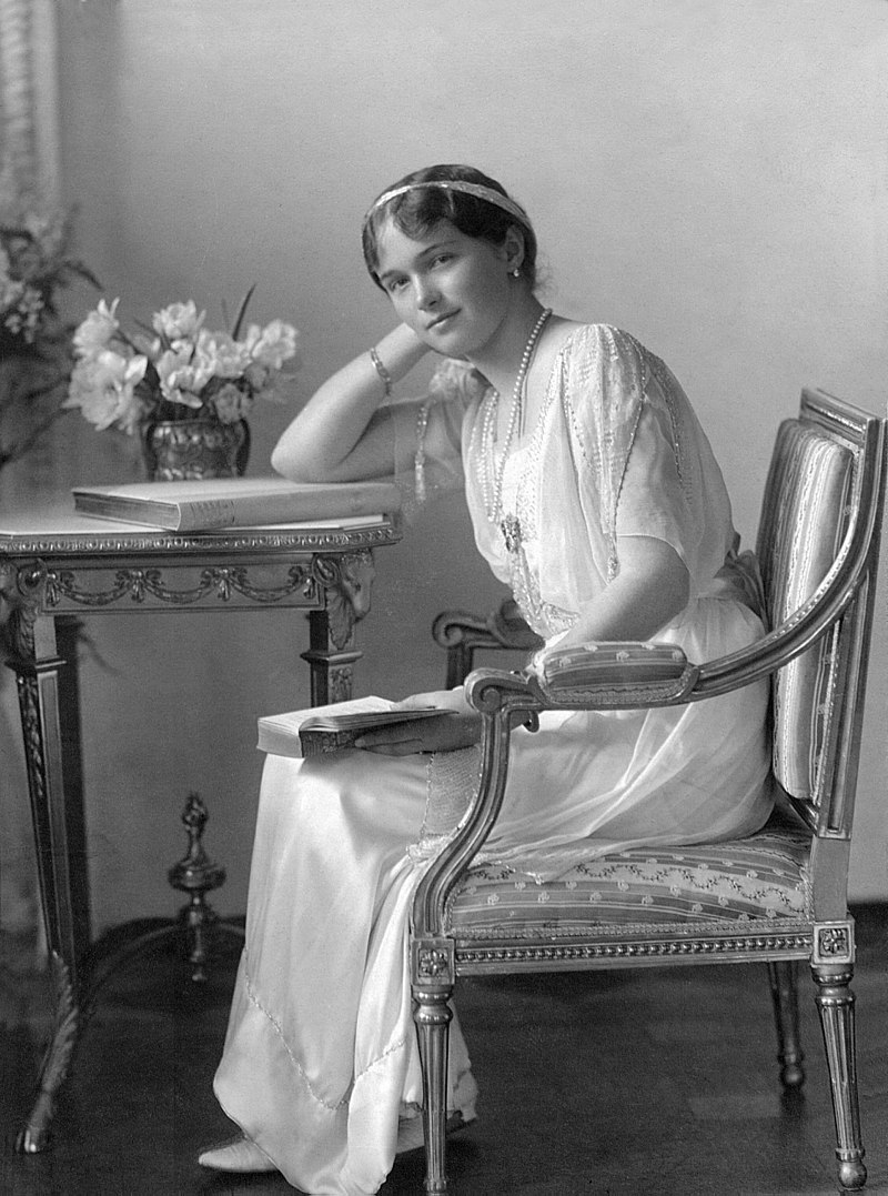 Daughter: (Olga Nikolaevna Romanova