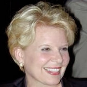 Second wife: Lucinda Veeck Gosden