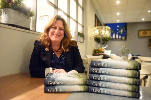 Elly Griffiths
