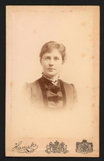 Sister: Marie Caroline Charlotte Einthoven