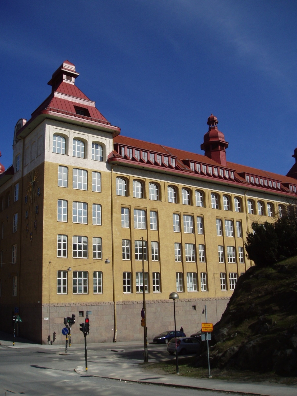 Education period of Lasse Hallstr\u00F6m in Adolf Fredrik\'s Music School