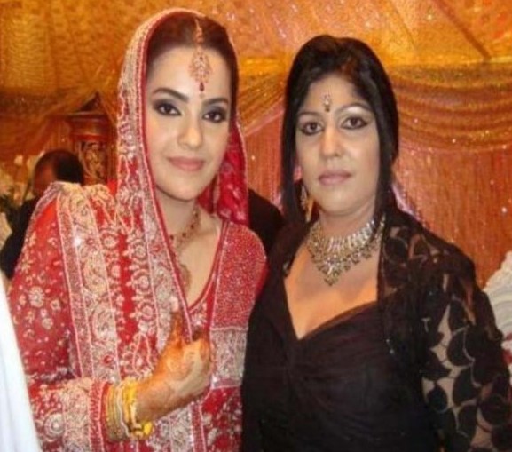 Sister: Vijayta Deol