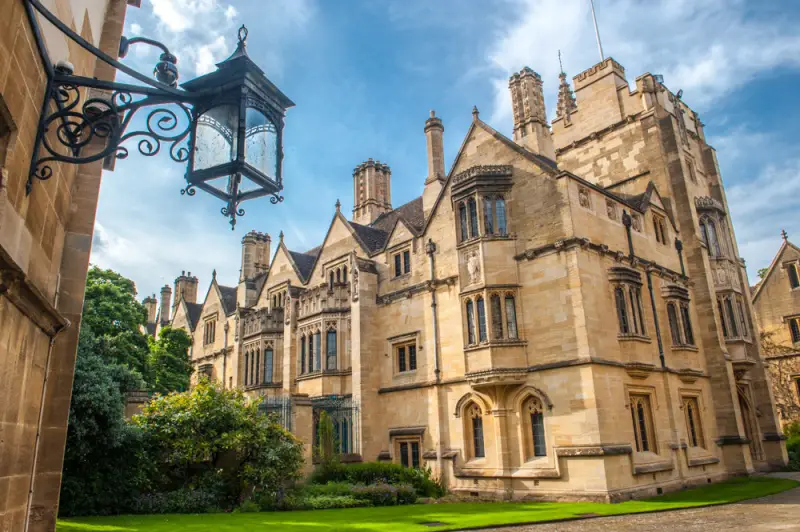 Education period of Dudley Moore in Magdalen College
