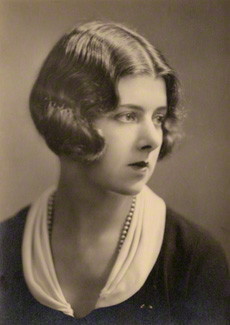 Sister: Angela du Maurier
