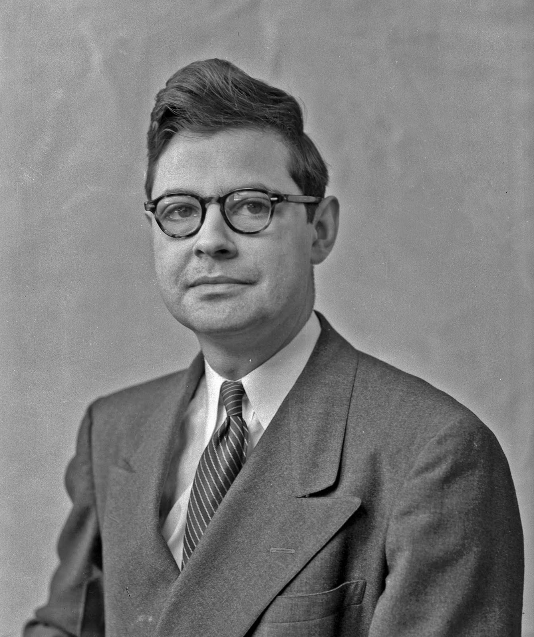 Milton Hindus
